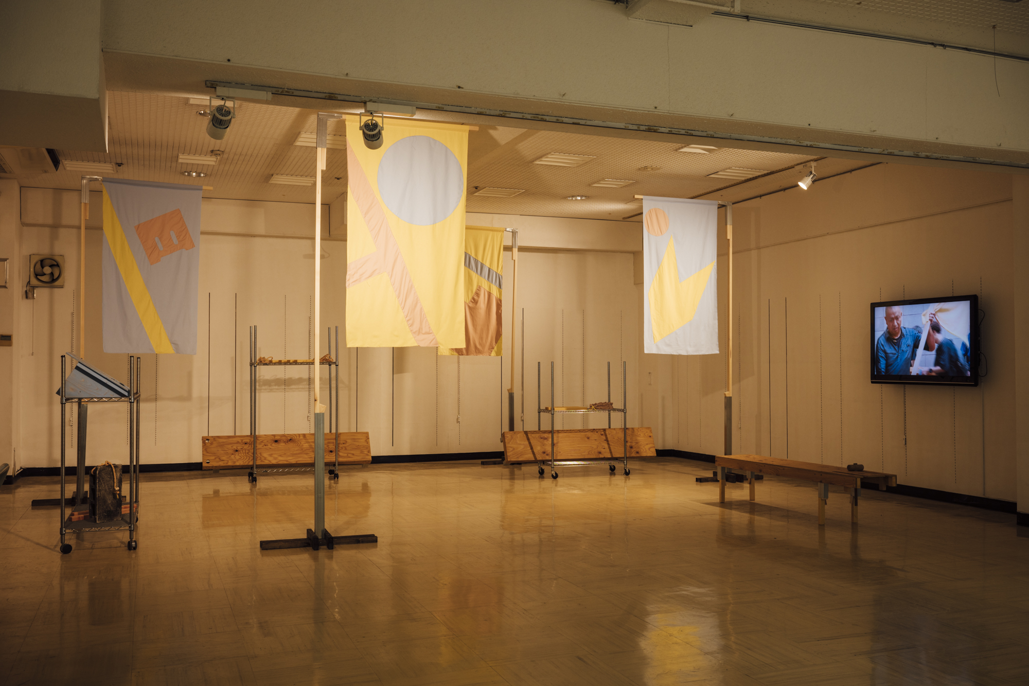 アダム・ロイガート：フォー・ザ・パブリック — 散歩